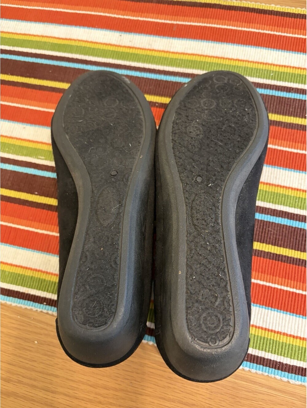 CL by Laundry Faux Suede & Rhinestone Wedge Comfort Shoes Size 9W Black With Bow - Picture 9 of 9